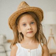 Girls' accessories