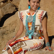 Traditional native american clothing